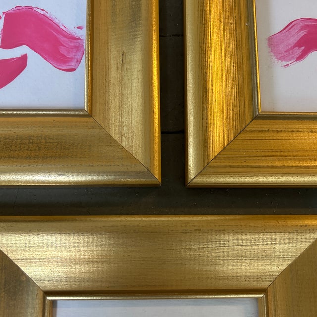 2020s Three Contemporary Original Abstract “Flying Red Lips” Paintings - Set of Three For Sale - Image 5 of 5