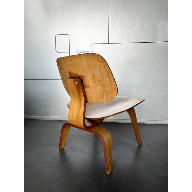 Brown LCW Chair by Charles & Ray Eames for Herman Miller, 1940s For Sale - Image 8 of 18
