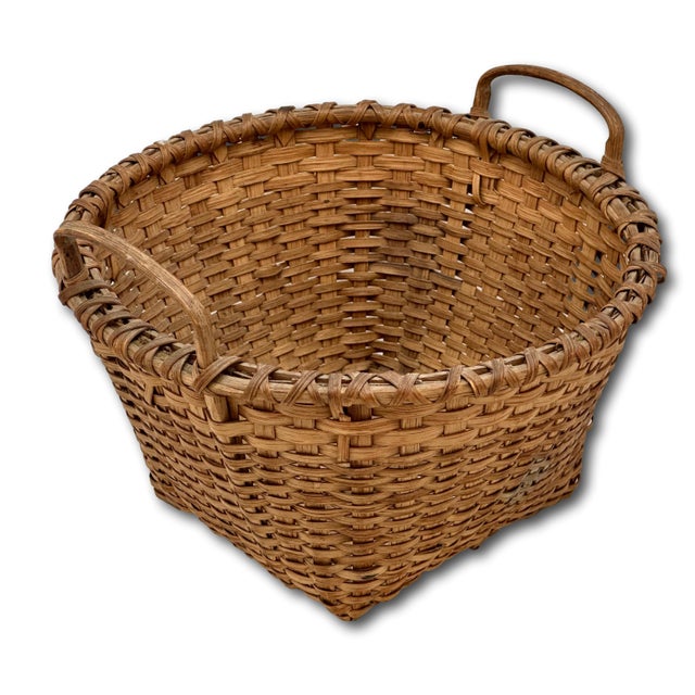 American Excellent Smaller 10 Inch Size Antique American Hand Woven Ash Splint Berry Basket With Nice Patina - Late 19th Century For Sale - Image 3 of 18