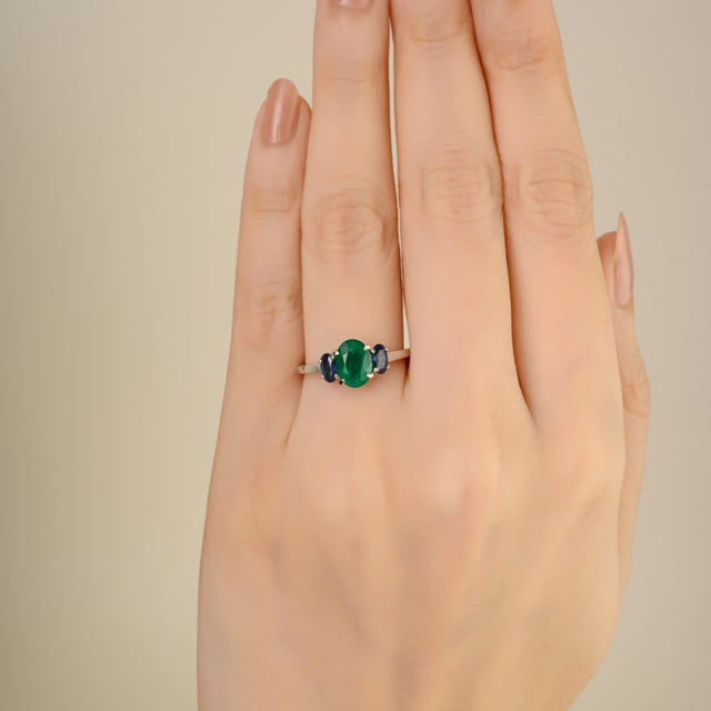 Classic Oval Cut Emerald Blue Sapphire Trinity Ring Size 5.5 in 14k White Gold For Sale - Image 4 of 14
