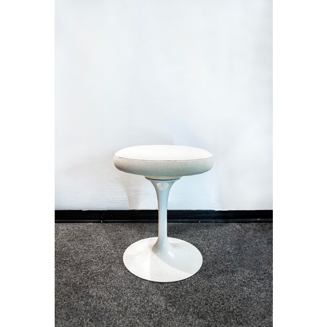 1950s Tulip Swivel Stool by Eero Saarinen for Knoll, 1950s For Sale - Image 5 of 5