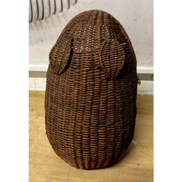 Charming and unique version of wicker ( rattan ) frog style waste basket. Rattan is a beautiful rich brown color and frog...