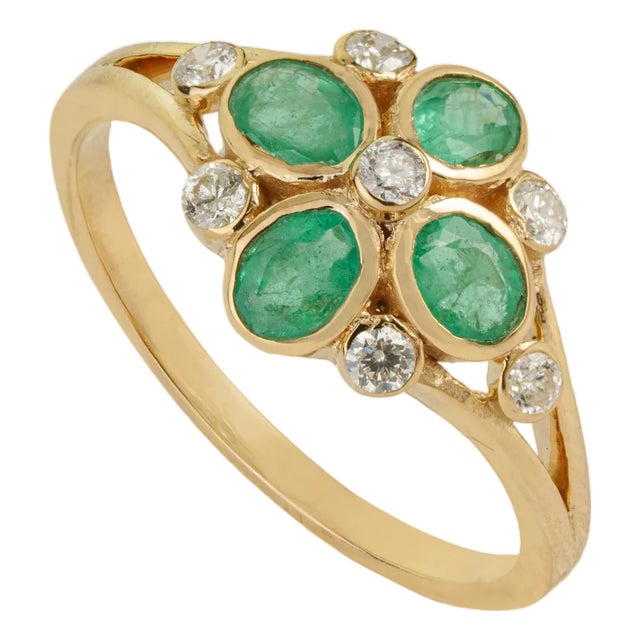 14k Yellow Gold Zambian Emerald & Diamond Floral Vintage Ring Size 6.5 For Sale