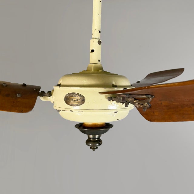 Mid-Century Modern Italian Beige Metal and Wood Marelli Ceiling Fan from Casablanca, 1999 For Sale - Image 11 of 18