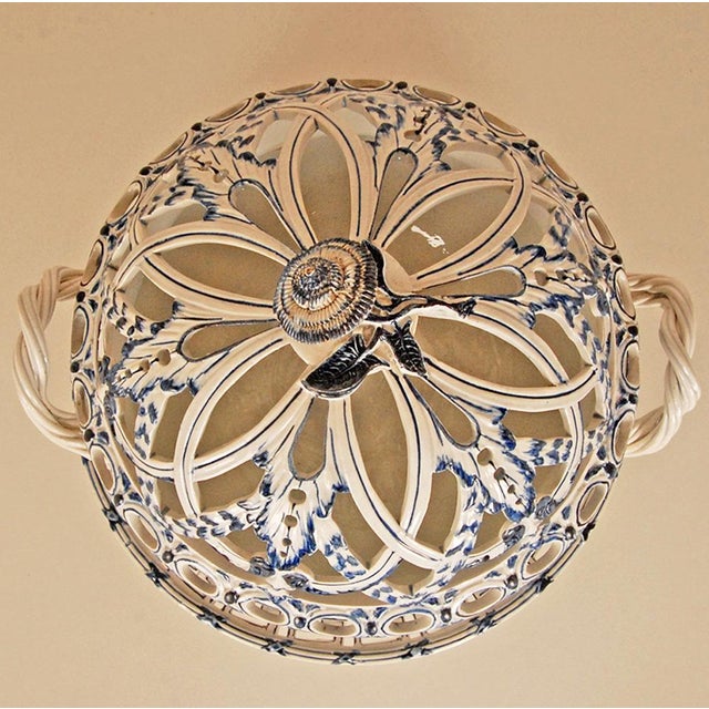 Pierced Lattice Tableware Basket from Wedgwood, 18th Century, Set of 3 For Sale - Image 4 of 18