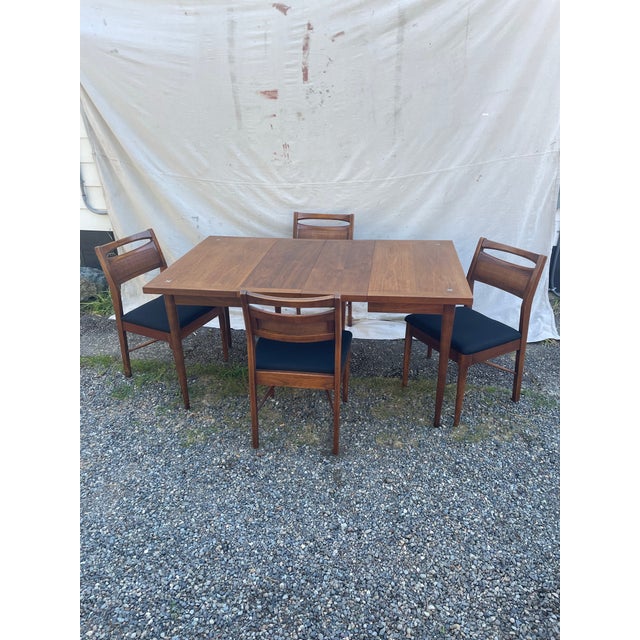 American of Martinsville Mid-Century Modern Attributed to Merton Gershun for American of Martinsville Walnut Dining Table For Sale - Image 4 of 12