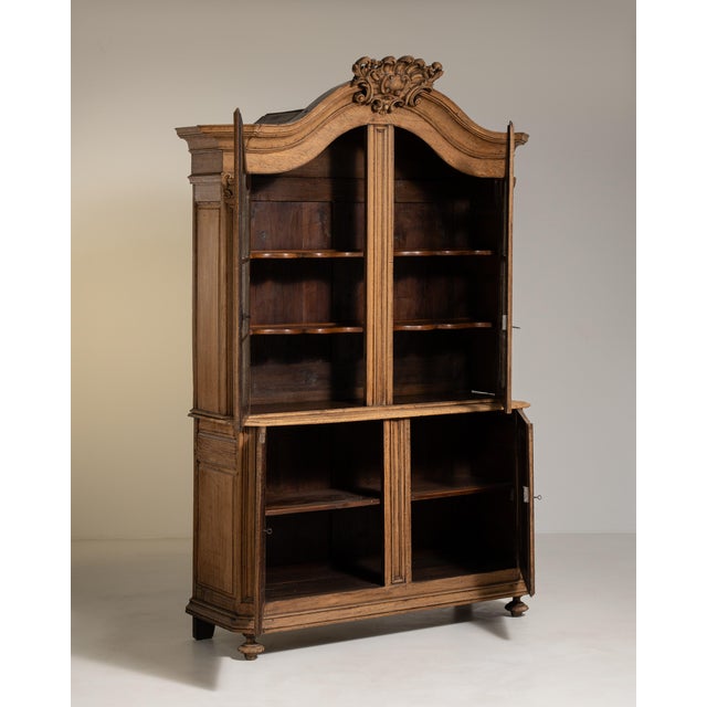 Louis XV Oak Vitrine, Rococo Style, France, Early 19th Century For Sale - Image 11 of 17