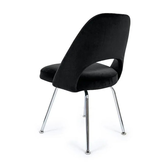 Mid-Century Modern Saarinen Executive Armless Chair in Noir Velvet For Sale - Image 3 of 4