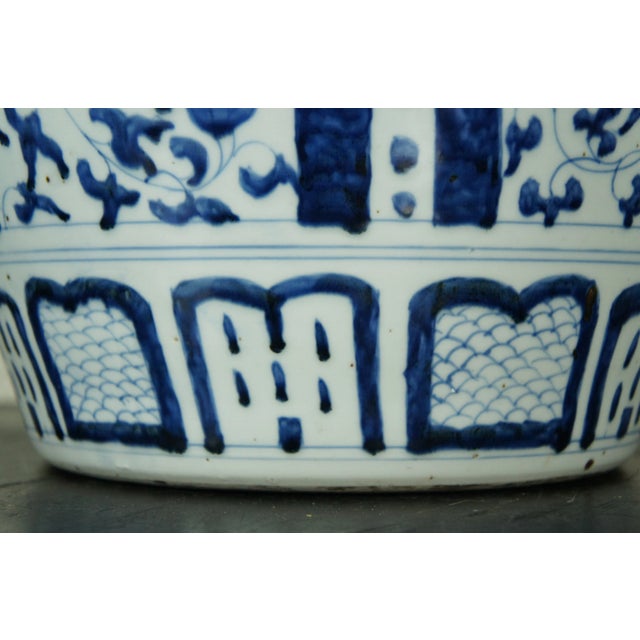 Early 20th Century Antique Chinese Qing Dynasty Blue & White Ceramic Phoenix Dragon Mantel Urn For Sale - Image 5 of 12