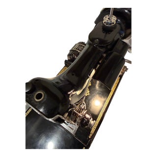 Singer 221 Featherweight Sewing Machine- Mint For Sale