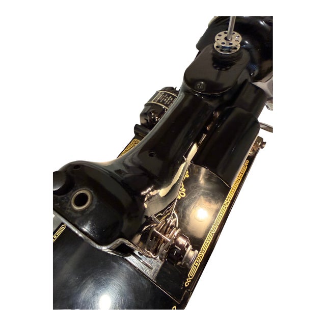 Singer 221 Featherweight Sewing Machine- Mint For Sale