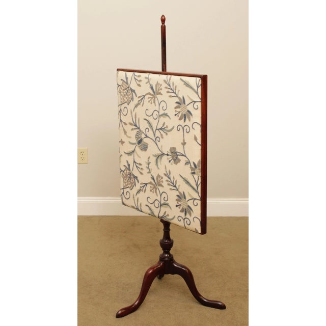 1980s Custom Mahogany Queen Anne Crewel Embroidered Fire Screen For Sale - Image 5 of 13