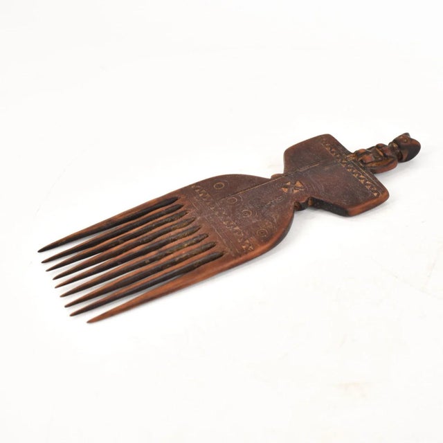 Early 20th Century Nyamwezi Mwana Hiti Figural Comb Tanzania For Sale - Image 4 of 7