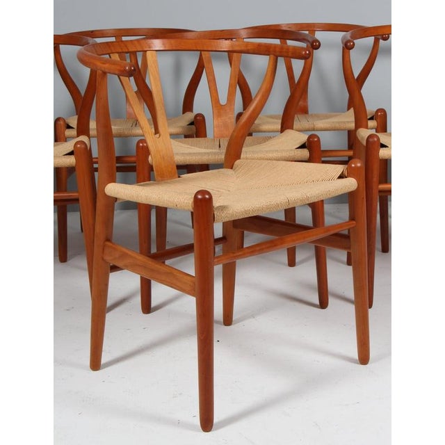 Carl Hansen & Søn CH24 Wishbone Chairs in Cherry by Hans J. Wegner for Carl Hansen & Søn, 2000s, Set of 8 For Sale - Image 4 of 10