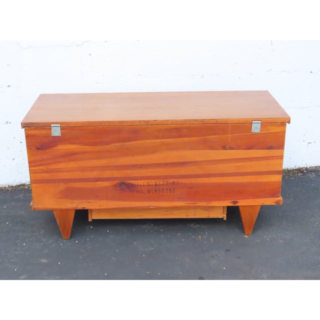 Lane Mid Century Modern Cedar Chest Blanket Trunk Bench With a Drawer 6587 For Sale - Image 9 of 16