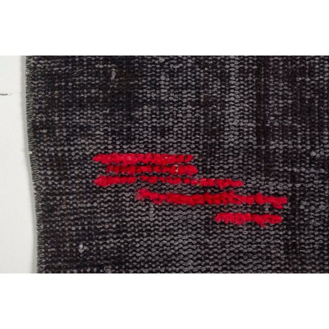 1950s Bohemian Grey and Red Vintage Rug For Sale - Image 5 of 10