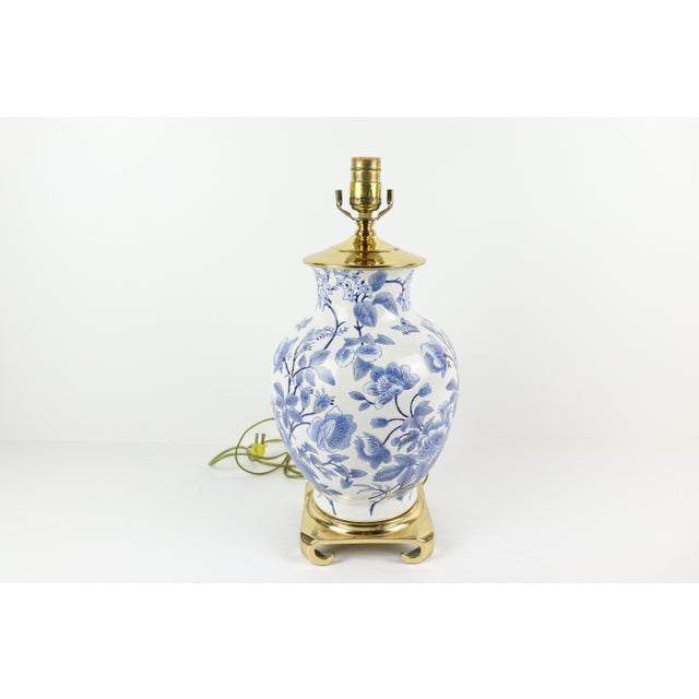 Chinoiserie Late 20th Century Blue and White Floral Table Lamp With Brass Base For Sale - Image 3 of 4