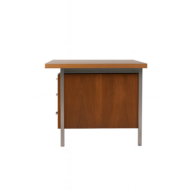 Mid-Century Modern Vintage Solid Wood Desk – Mid-Century Modern Executive Style For Sale - Image 3 of 9