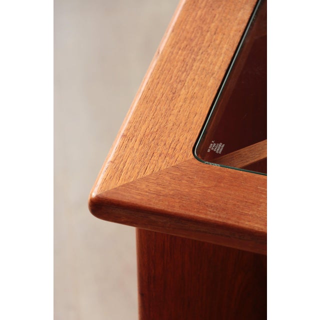 Vintage Teak Side Table with Magazine Rack & Casters from G Plan, 1960s For Sale - Image 10 of 18