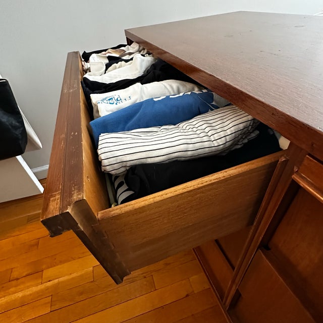 1950s Basic-Witz Solid Cherry MCM Double Dresser With 6 Drawers For Sale In New York - Image 6 of 9