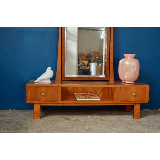 This hairdresser also also called a psyche convenience because of her large tilting mirror is a very pretty piece from the...