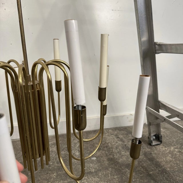 Mid Century Modern Tommi Parzinger Style Brass Chandelier by Lightolier For Sale - Image 10 of 11