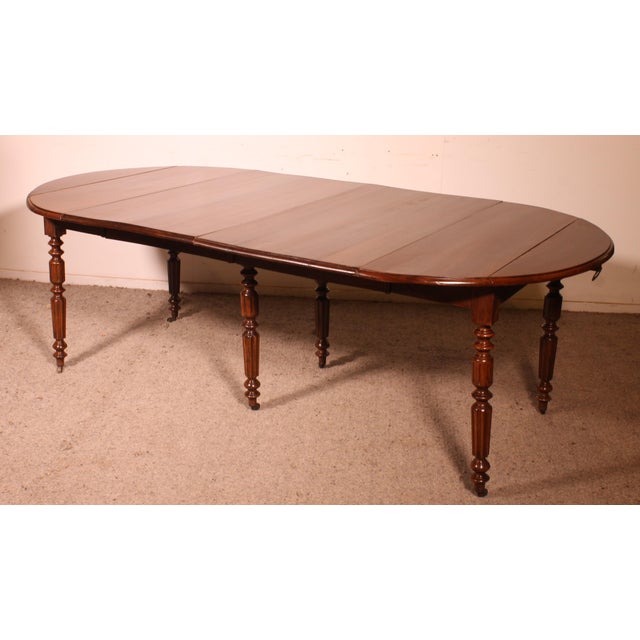 Tan Early 19th Century Extendable Dining Table in Walnut For Sale - Image 8 of 10