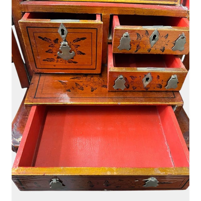 Brown Chinese Qing Dynasty Hand-Painted Travel Jewelry Vanity Box W/ Mirror For Sale - Image 8 of 11