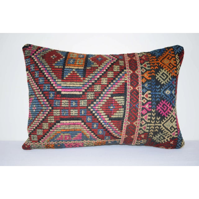Vintage Jajim Rug Pillow, Tribal Farm, Oblong Chair 16'' X 24'' (40 X 60 Cm) For Sale In Philadelphia - Image 6 of 6