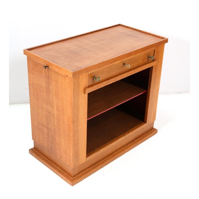 Magnificent and rare Art Deco Modernist cabinet. Design by Hendrik Wouda for H. Pander & Zonen Den Haag. Striking Dutch...