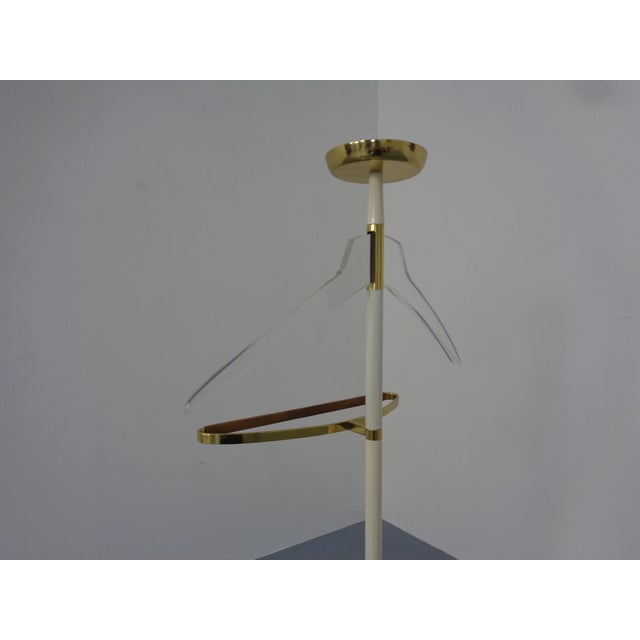 Valet Stand in Brass & Acrylic Glass & Leather from Vereinigte Werkstätten, Germany, 1950s For Sale - Image 10 of 17