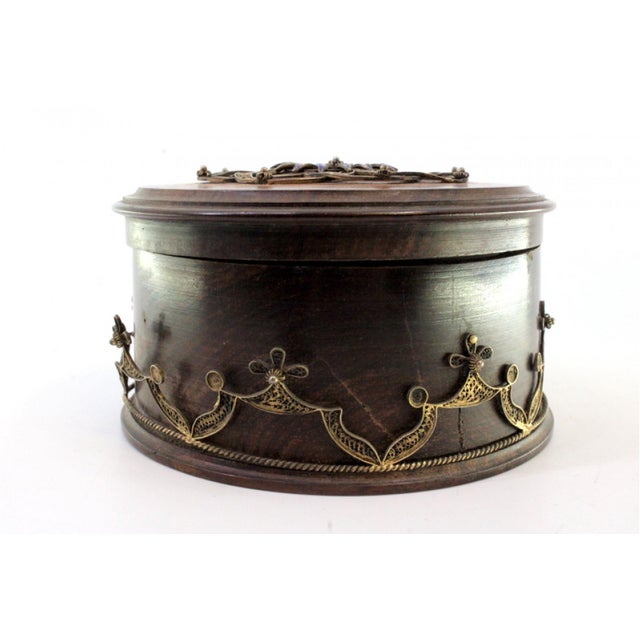Circular Box in Rosewood with Garland, Silver Filigree Applications and Lid with Flower Enamel Application For Sale - Image 6 of 8