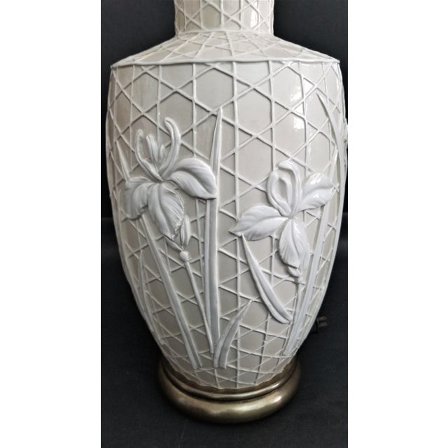1970s 1979 Large Chapman Iris Table Lamp For Sale - Image 5 of 11