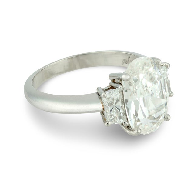 Mid 20th Century Gia 3.01 Carat Oval Cut Diamond Platinum Engagement Ring, Size 6 For Sale - Image 4 of 7