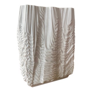 1960s Signed & Numbered Vintage White Vase by Martin Freyer for Rosenthal Studio Line For Sale