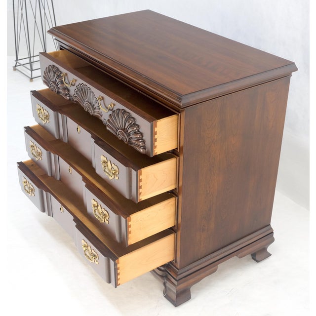 Block Front Carved Scallops Brass Drop Pulls 4 Drawers Bachelor Chest For Sale - Image 9 of 11