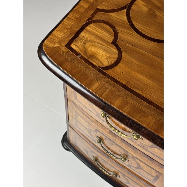 French Marquetry Chest of Drawers, 18th Century For Sale - Image 16 of 18
