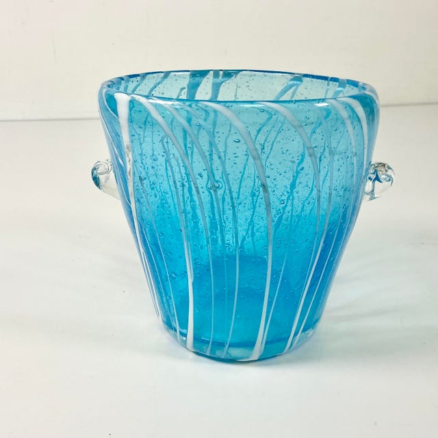 Venini 1960s Italian Hollywood Regency Pablo Venini Murano Glass Ice Bucket With Petite Bubbles For Sale - Image 4 of 13