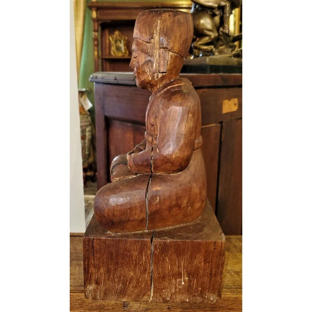 Traditional Early 20th Century Indonesian Carved Wooden Seated Gentleman For Sale - Image 3 of 10