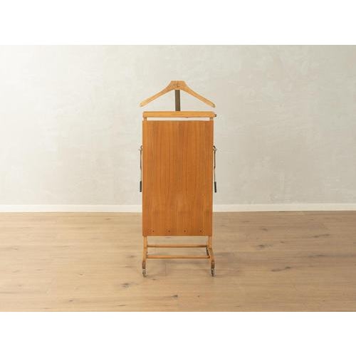 1960er Jahre Stummer Diener, Windsor Depth: 32 cm Width: 47 cm Height: 108 cm Good restored condition with slight signs of...