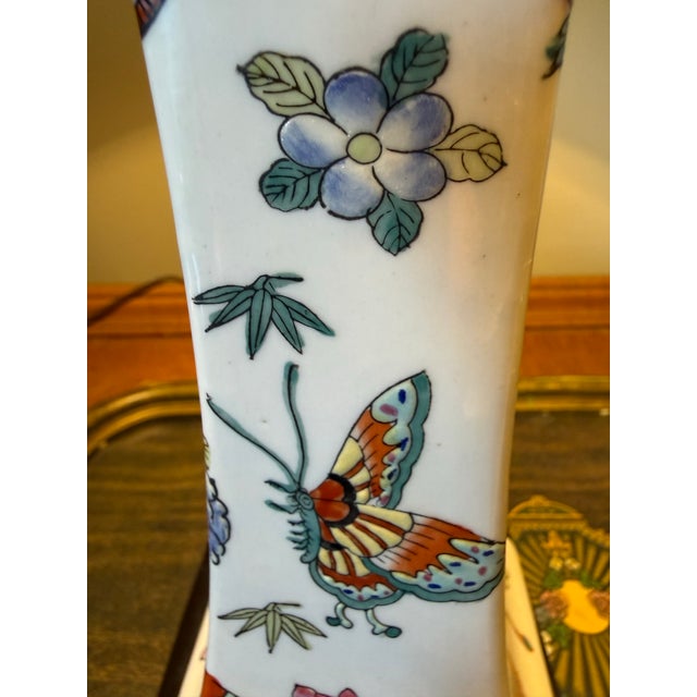 White Vintage Chinoiserrie Style Desk Lamp For Sale - Image 8 of 9