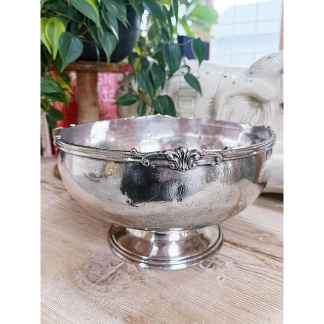 Reed & Barton Antique Silver Plated Serving Bowl From the Willard Hotel in Wash DC For Sale - Image 4 of 6