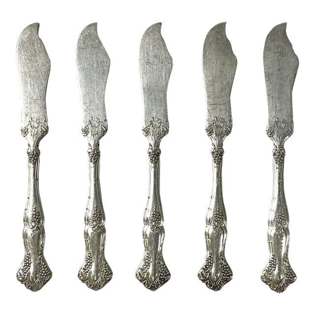 1940s Vintage Hollywood Regency English Chippendale Silverplate Butter Knives- Set of 5. For Sale