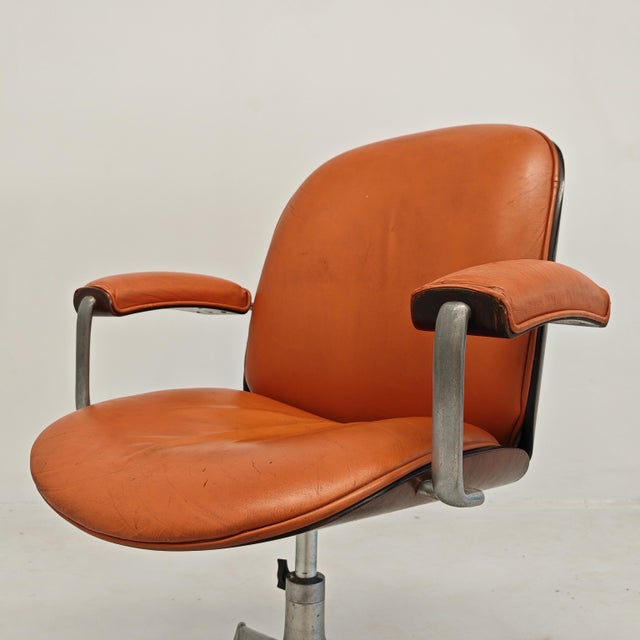 MIM Executive Chair with Wheels in Cognac Leather and Wood, 1970s For Sale - Image 6 of 18
