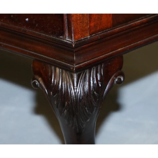 Serpentine Fronted Library Bookcase with Claw & Ball Feet from Gardner & Son, 1840s For Sale - Image 15 of 18