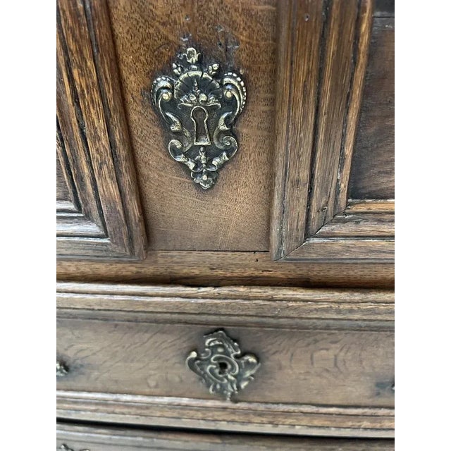 Brown Louis XIV Style Chest of Drawers in Oak, 1900s For Sale - Image 8 of 15