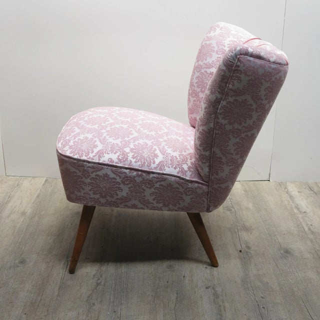 Mid-Century Pink Cocktail Chair with Wooden Legs For Sale - Image 4 of 15
