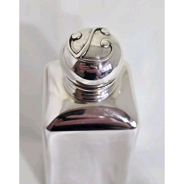 Early 20th Century Antique Edwardian Sterling Silver Gilt Scent Bottle from Alfred Clark, 1904 For Sale - Image 5 of 18