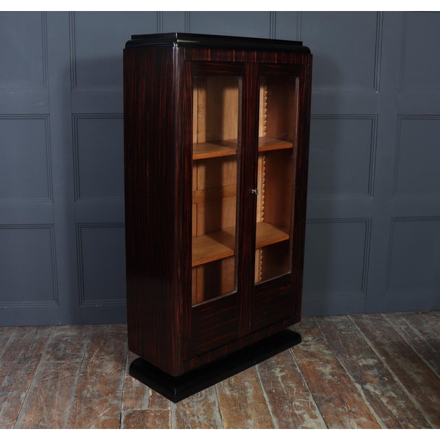 Art Deco French Macassar Ebony Display Cabinet, 1925 For Sale - Image 10 of 17
