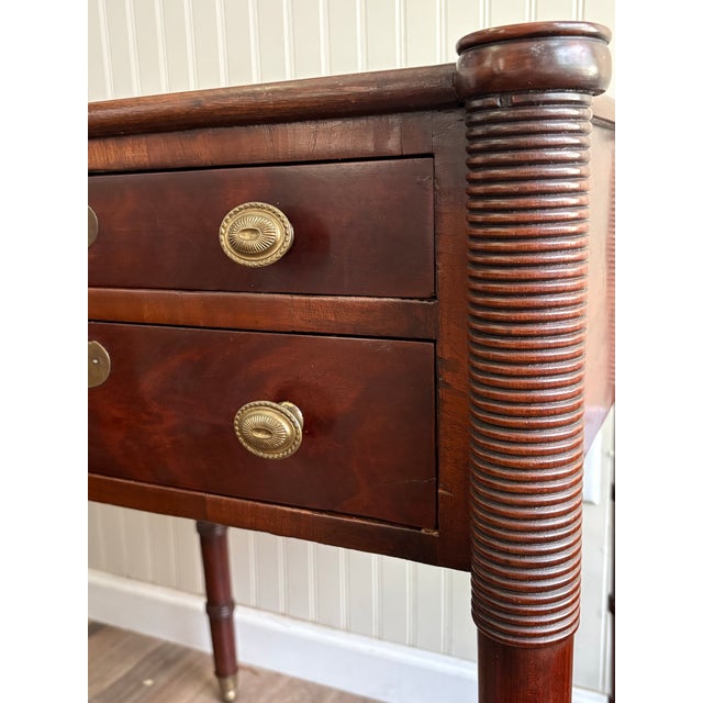 Antique Federal American Walnut & Mahogany Sheraton Style Side Table Collectible For Sale In Aspen - Image 6 of 12